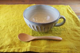 白釉彫スープカップ（信楽焼）