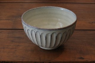 白釉彫飯碗（信楽焼）