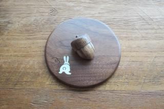 どんぐりの蓋・ウサギ(クルミ)