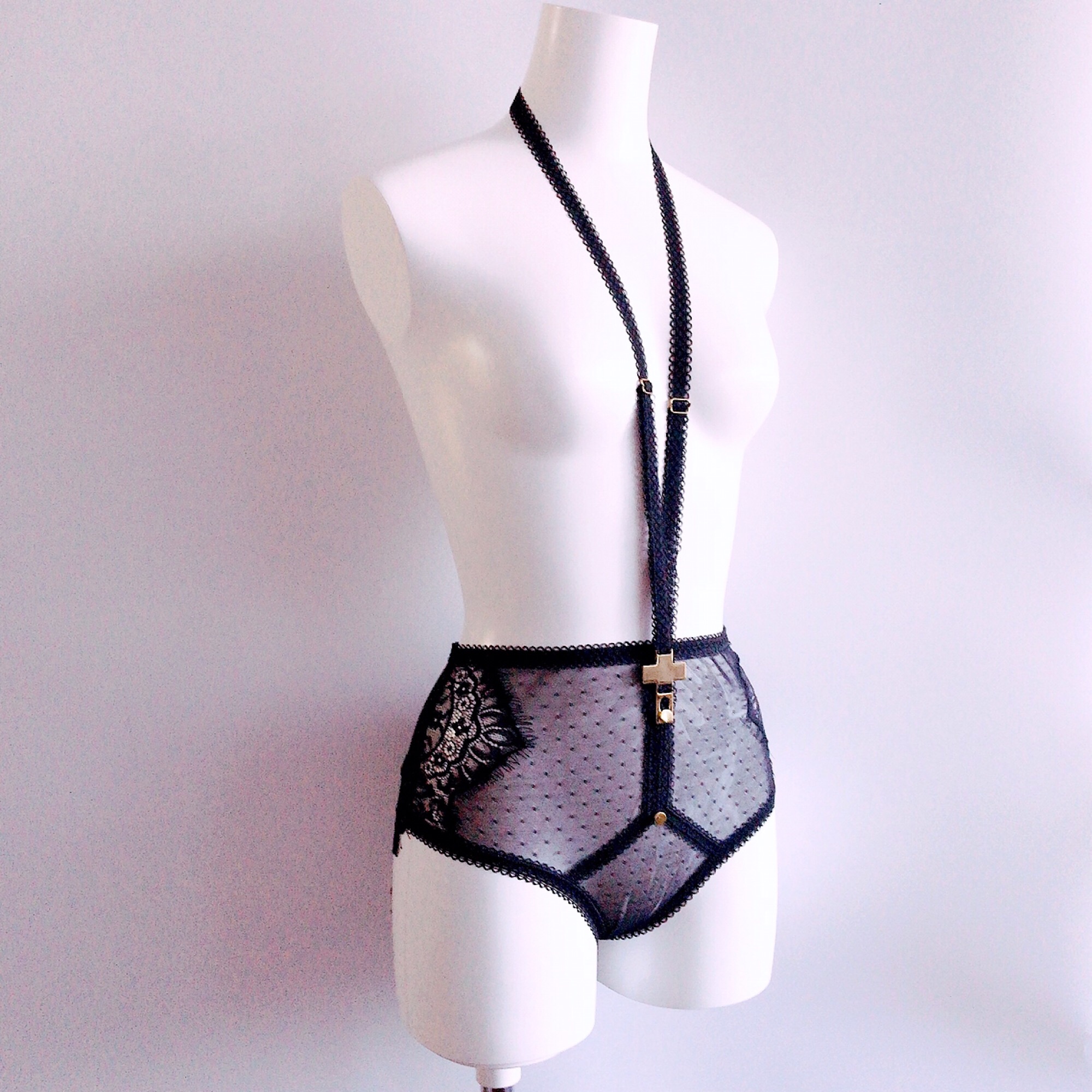MAISON CLOSE/High Waist Shorts w/Harness''Inspiration