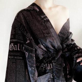 <img class='new_mark_img1' src='https://img.shop-pro.jp/img/new/icons20.gif' style='border:none;display:inline;margin:0px;padding:0px;width:auto;' />John Galliano/Vintage Newspaper Robe...(BK)