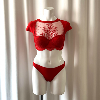 <img class='new_mark_img1' src='https://img.shop-pro.jp/img/new/icons20.gif' style='border:none;display:inline;margin:0px;padding:0px;width:auto;' />La Perla/Set