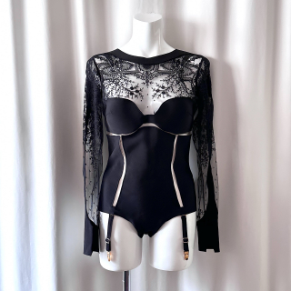 <img class='new_mark_img1' src='https://img.shop-pro.jp/img/new/icons20.gif' style='border:none;display:inline;margin:0px;padding:0px;width:auto;' />La Perla/Body