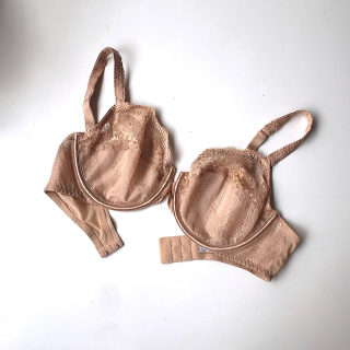 <img class='new_mark_img1' src='https://img.shop-pro.jp/img/new/icons20.gif' style='border:none;display:inline;margin:0px;padding:0px;width:auto;' />lejaby/Full Cup Underwire Braġ100C