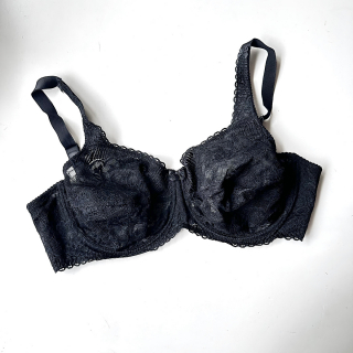 <img class='new_mark_img1' src='https://img.shop-pro.jp/img/new/icons20.gif' style='border:none;display:inline;margin:0px;padding:0px;width:auto;' />Millesia/Full Cup Underwire Braġ100E