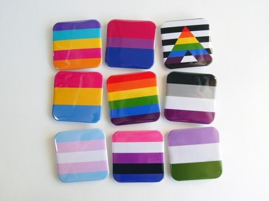 スクエア缶バッジ(アライカラー) - LGBTsとAllyのための スクエア缶バッジ(アライカラー) - LGBTsとAllyのための
