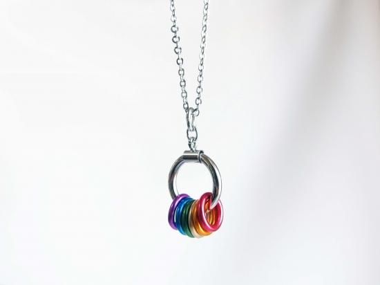 カラフルドーナッツネックレス - LGBTsとAllyのためのレインボー