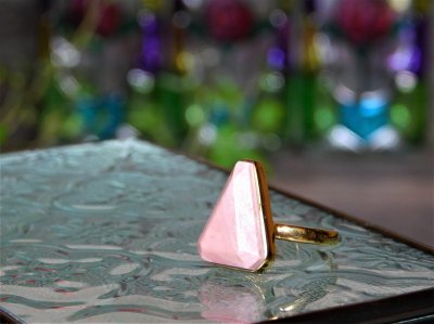 ピンクオパールの指輪-さんかく-
