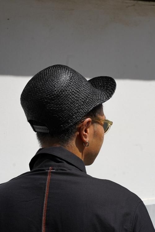 シンヤ コヅカ DEEP SUNSHADE with キジマ タカユキ 麦わら SHINYAKOZUKA(シンヤコヅカ)のDEEP SUNSHADE WITH KIJIMA