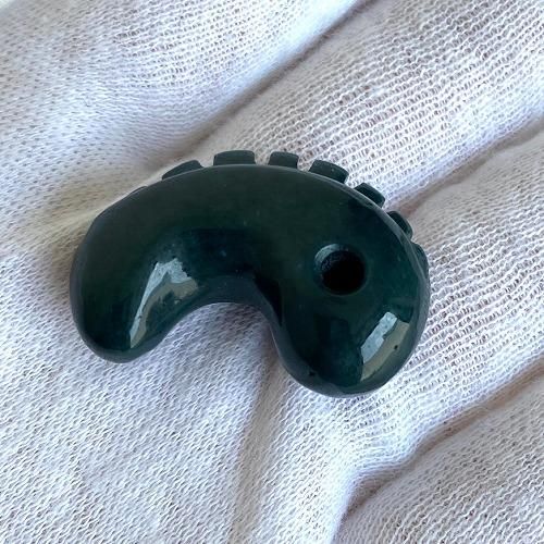 出雲石 青めのう 獣型勾玉 出雲石 青めのう 獣型勾玉