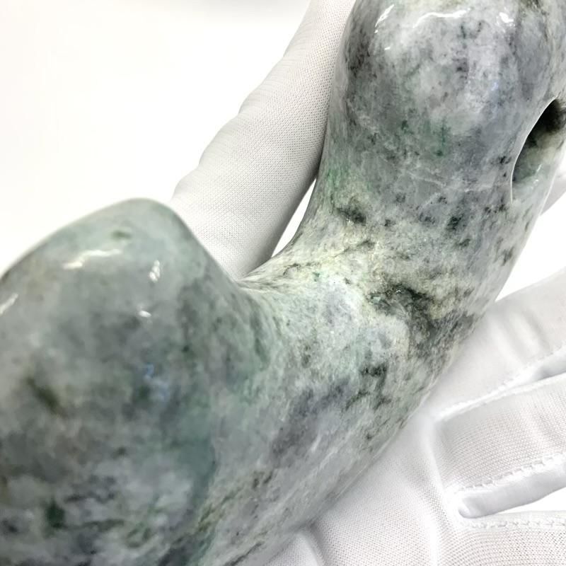 糸魚川翡翠‼️小滝産地‼️勾玉‼️極上品‼️本物の威厳‼️大変に美しい絶品‼️別格品‼️ 糸魚川翡翠(小滝産) 勾玉 台付き 】 国産 天然石 糸魚川産翡翠 ひすい