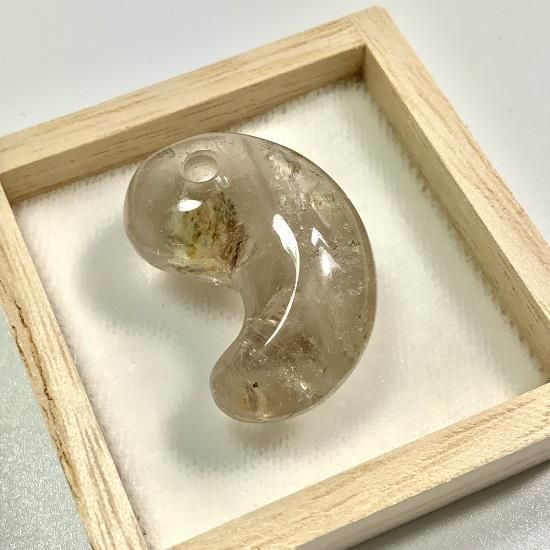 黒平産水晶 AAA 勾玉(大) 】 山梨県 黒平鉱山 黒平水晶 国産水晶