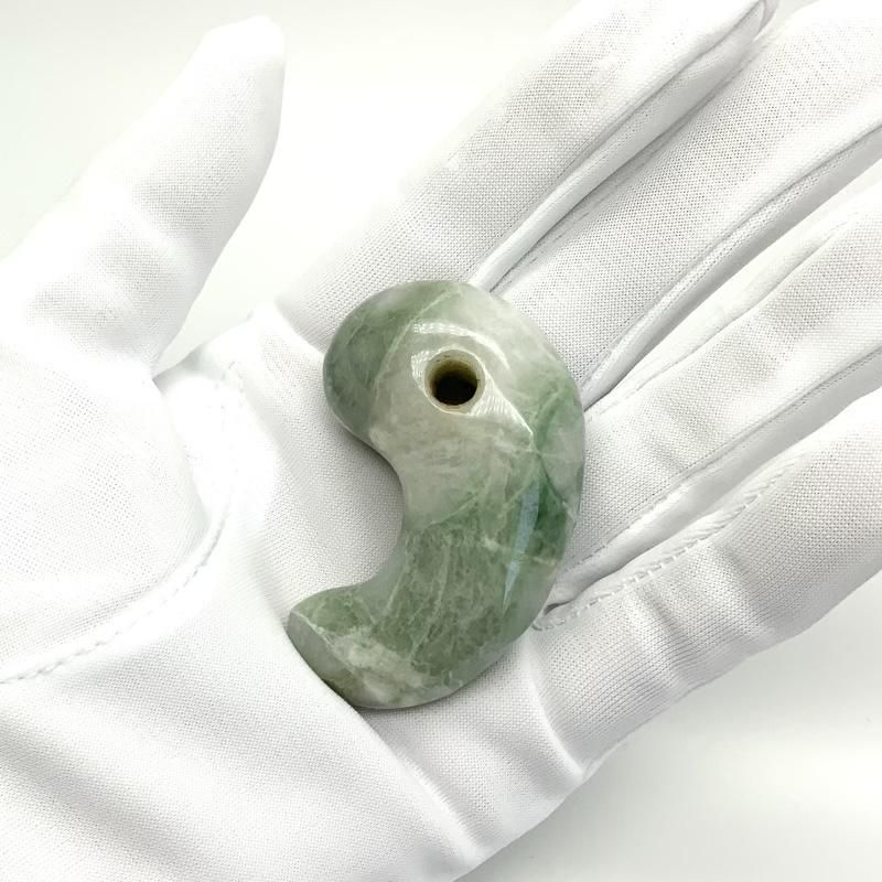 糸魚川翡翠(小滝産) 勾玉 】 ひすい 糸魚川産翡翠 緑 白