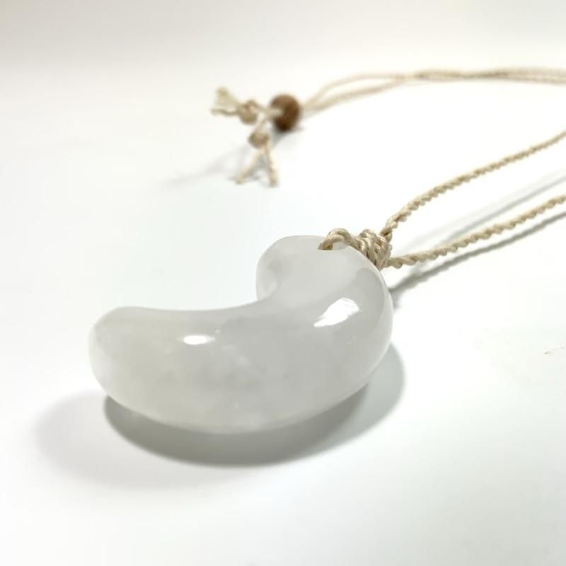 乙女鉱山水晶 勾玉 大麻紐ペンダント 】 乙女水晶 天然石 万能石