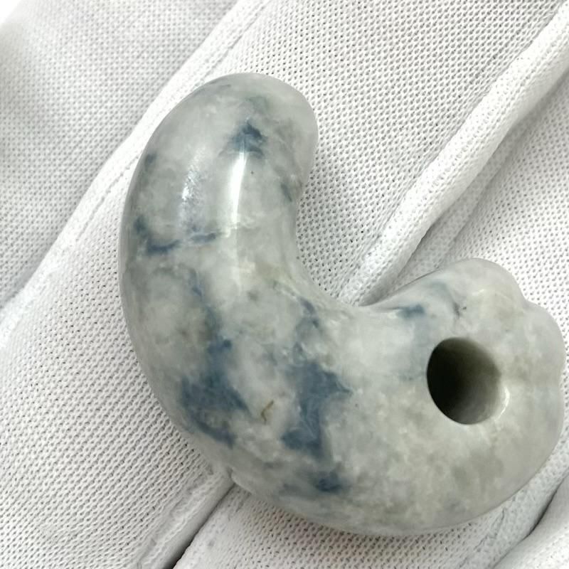 糸魚川翡翠(横川産) 青色 勾玉 獣型 】 国産 天然石 糸魚川産