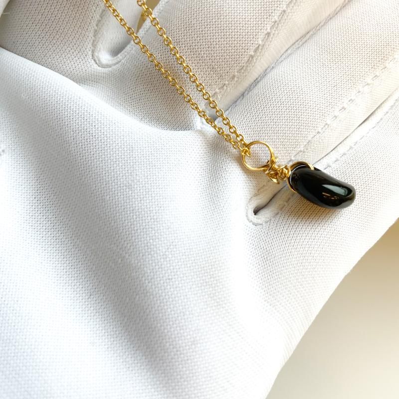 隠岐の島産黒曜石 勾玉(ミニ) ペンダント 14kgfチェーン 】 隠岐