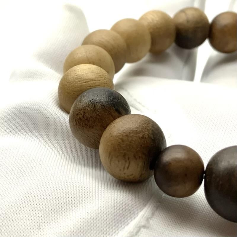 い出のひと時に、とびきりのおしゃれを！ 八幡山鉱山産水晶 黒柿 ブレスレット 10mm玉 】 クォーツ quartz 木製
