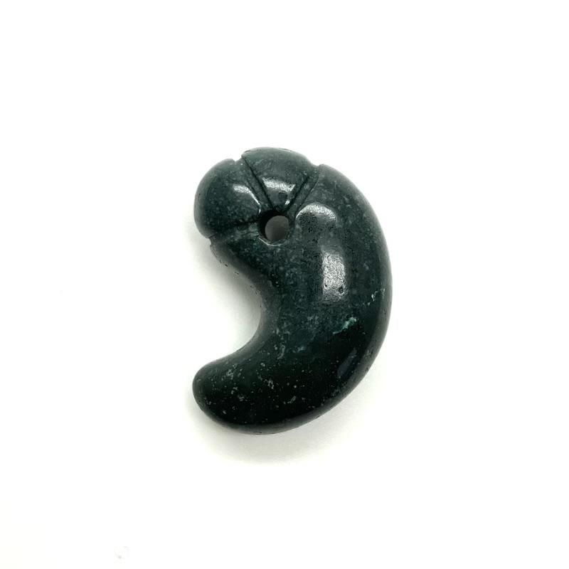 半額SALE/\半額SALE/出雲碧玉勾玉(小) 材料 | bksolar.com.br