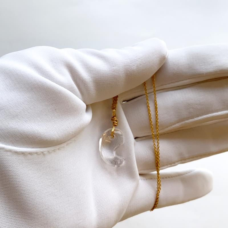 定価七万　金糸入り　水晶　三角　ペンダント 純金『聖母マリア』メダル（小） ペンダントのみ【JUNGOLD】H&D