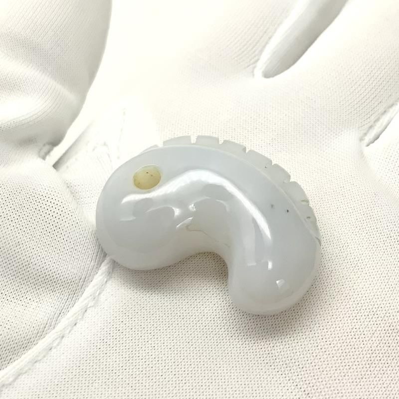 隠岐の島産めのう 勾玉 獣型 】 瑪瑙 メノウ agate アゲート 隠岐の島産めのう 勾玉 獣型 】 瑪瑙 メノウ agate アゲート