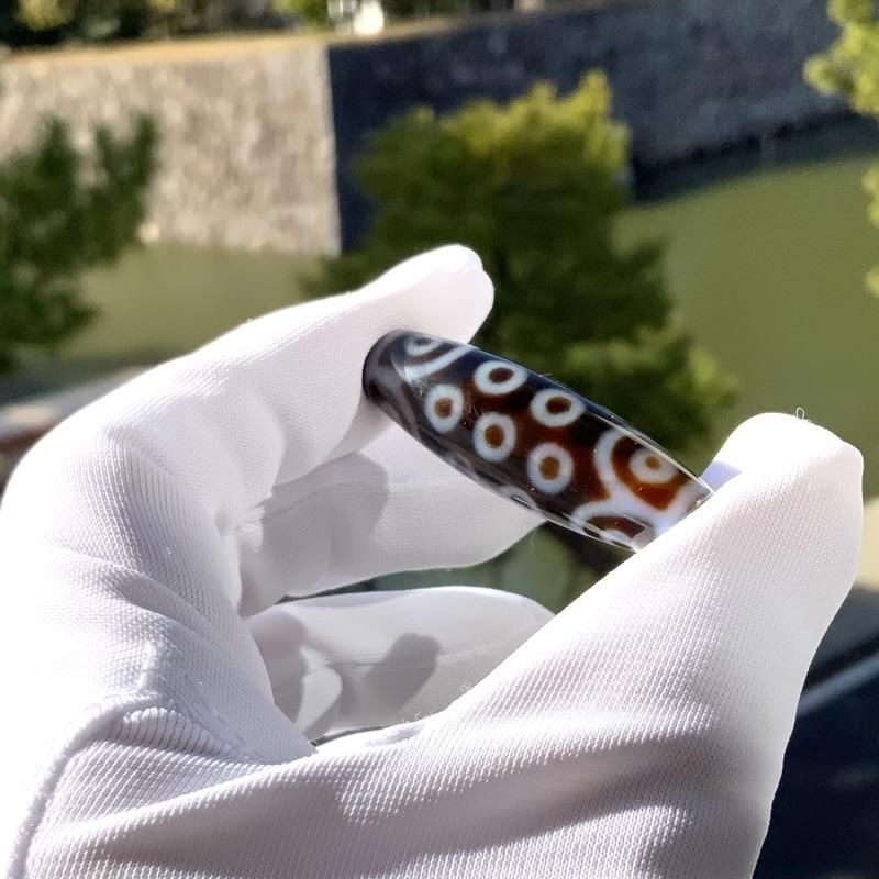 二十一眼天珠 】 てんじゅ 玉髄 チベット 御守り 模様 紋様 天然石 限定品 パワーストーン めのうの店川島【公式通販】創業明治10年/勾玉や出雲石/碧玉/隠岐の黒曜石/糸魚川翡翠 龍紋・丸型 如意二眼天珠 約13.5mm ◆特選◆西蔵 チベット 天珠 dZiBeads バラ売り 粒売り