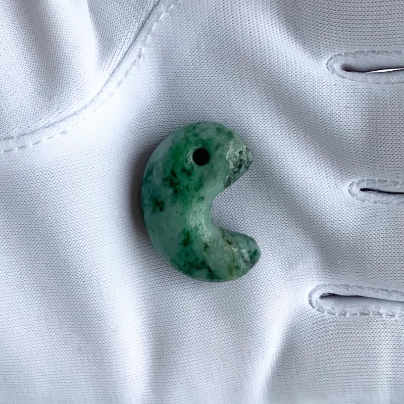 専用 阿波 飛龍 翡翠勾玉　　　　　(馬の馬蹄は幸せになる) 専用 阿波 飛龍 翡翠勾玉 (馬の馬蹄は幸せになる) 糸魚川翡翠