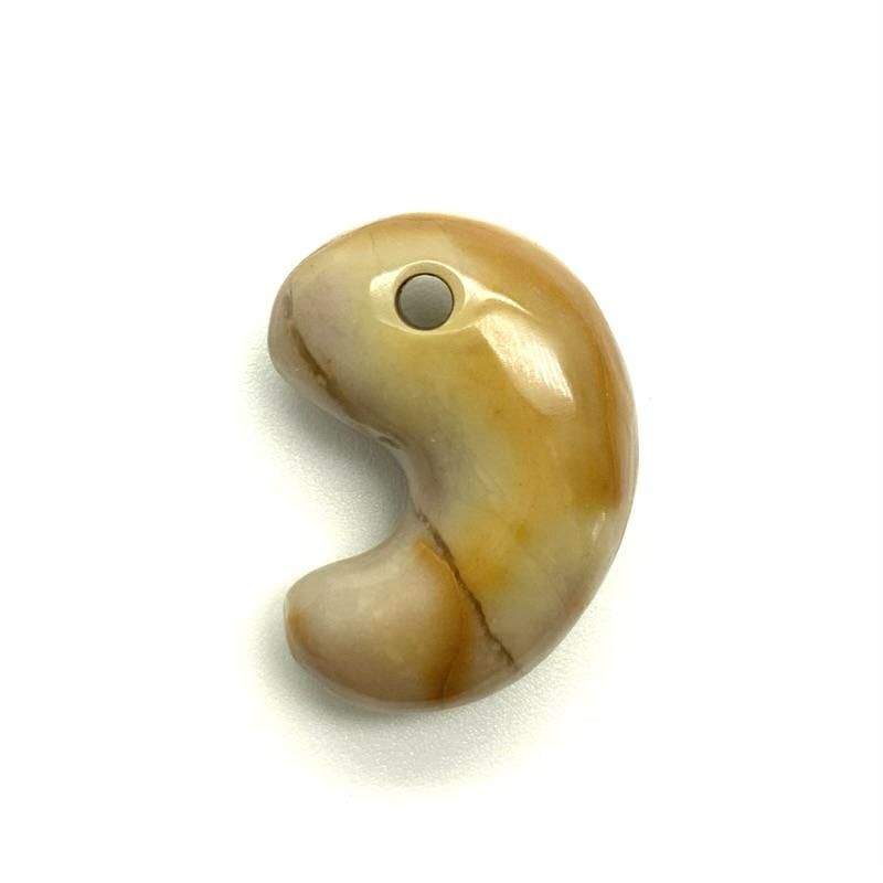 フリント 勾玉/端材付き 】 国産 津軽小僧 燧石 すいせき frint