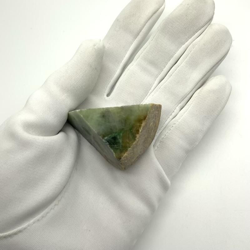 糸魚川翡翠 原石(切り落とし) 】 国産 天然石 糸魚川産翡翠