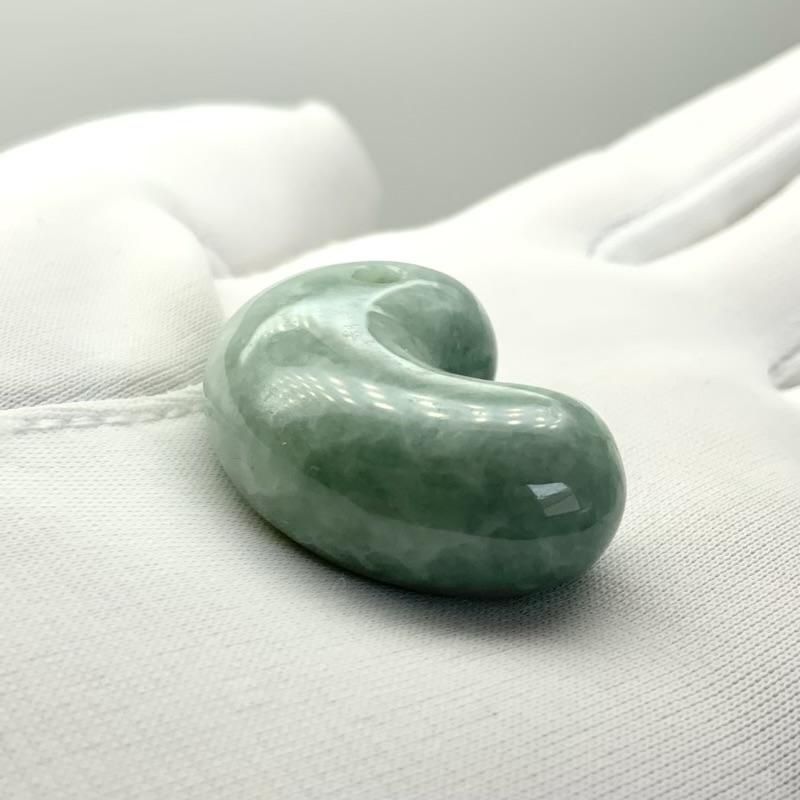 翡翠　勾玉 糸魚川翡翠 勾玉 巴型 】 国産 天然石 ひすい ヒスイ Jade カワセミ