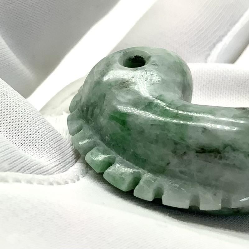 糸魚川翡翠 勾玉 獣型 】 国産 天然石 糸魚川産翡翠 ひすい ヒスイ Jade カワセミ 限定品 稀少 レア パワーストーン - めのうの店川島【公式通販】創業明治10年/勾玉や出雲石/碧玉/隠岐の黒曜石/糸魚川翡翠 糸魚川翡翠 勾玉 獣型 】 国産 天然石 糸魚川産翡翠 ひすい ヒスイ Jade カワセミ 限定品 稀少 レア パワーストーン - めのうの店川島【公式通販】創業明治10年/勾玉や出雲石/碧玉/隠岐の黒曜石/糸魚川翡翠