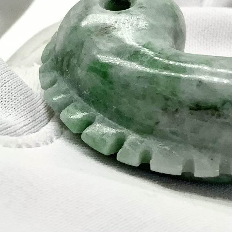 糸魚川翡翠 勾玉 獣型 】 国産 天然石 糸魚川産翡翠 ひすい