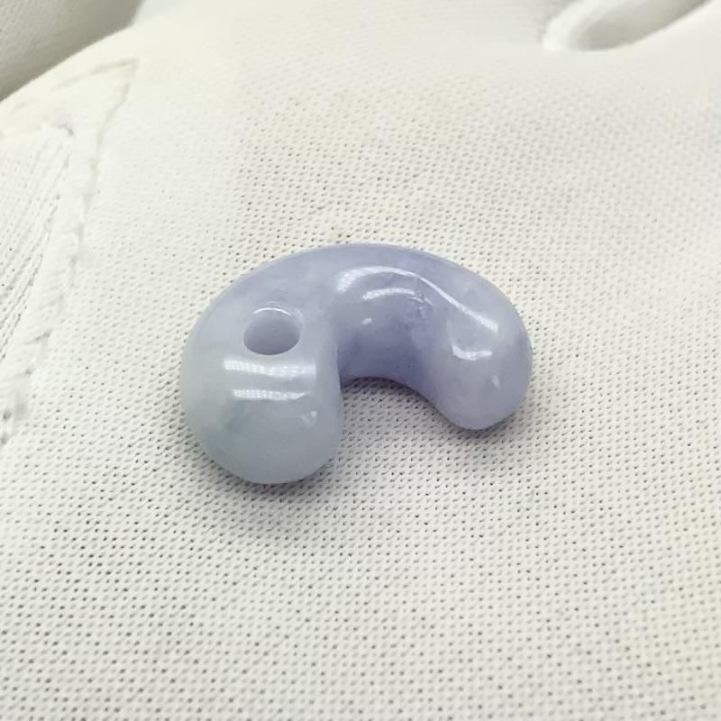 糸魚川ラベンダー翡翠 (青海産) 勾玉 巴型 】 国産 天然石