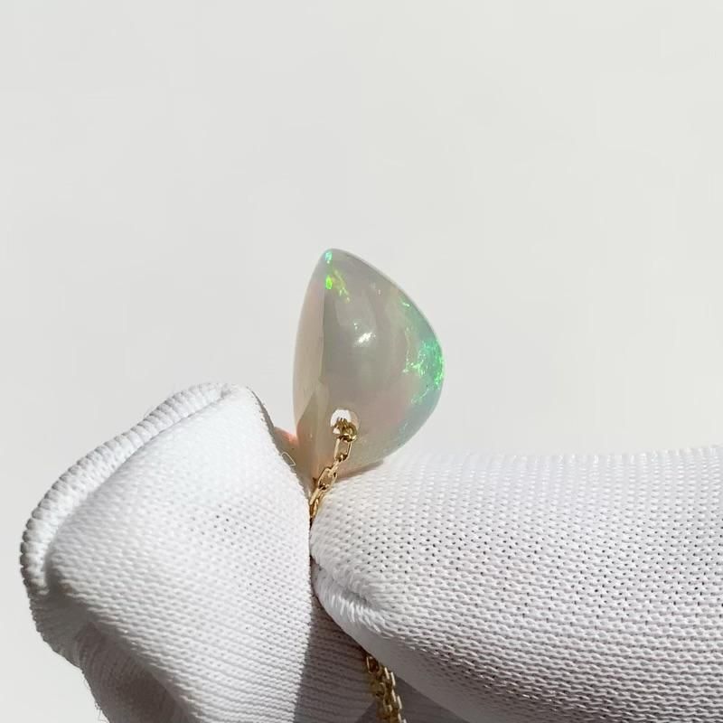 オパール ペンダント K18チェーン 】 opal 神の石 二酸化ケイ素 純真