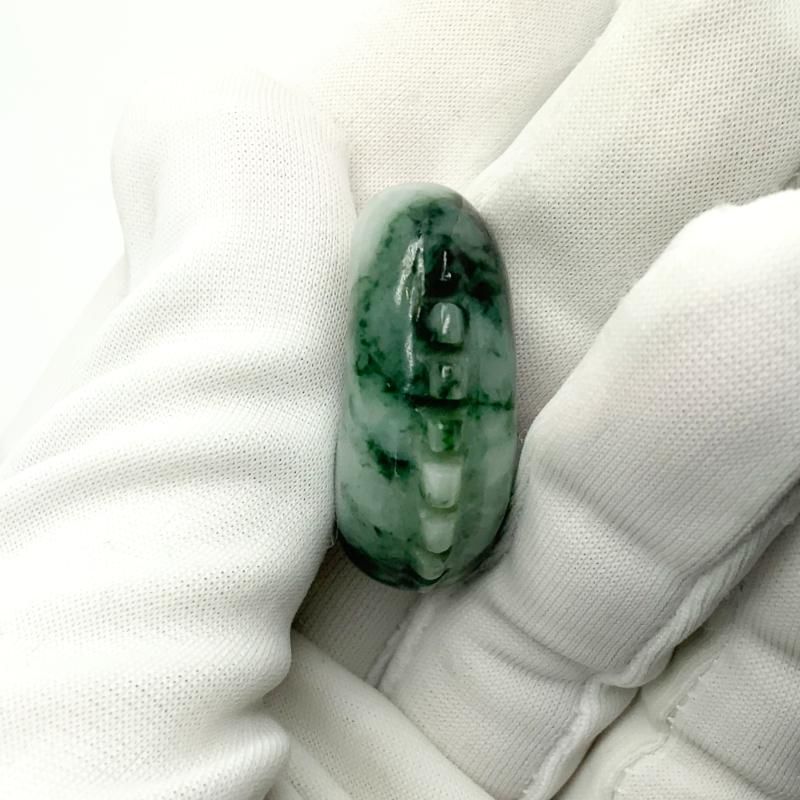 糸魚川翡翠 勾玉 獣型 】 国産 天然石 糸魚川産翡翠 ひすい
