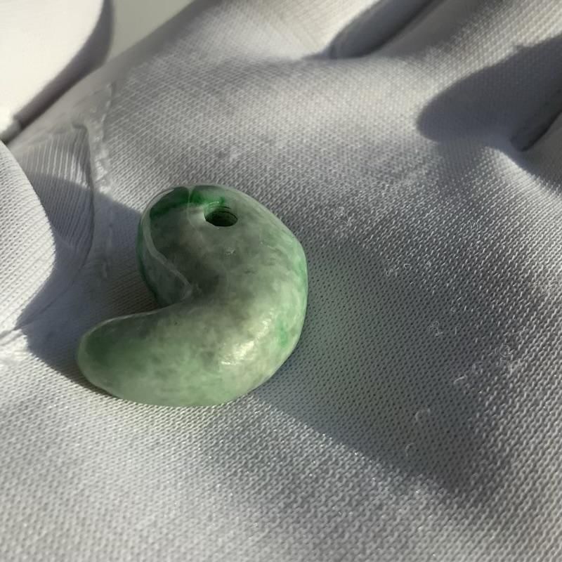 糸魚川翡翠 勾玉 巴型 】 国産 天然石 ひすい ヒスイ Jade
