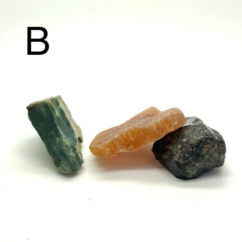 蔵出し品/無加工原石 】 花仙山めのう 出雲石(碧玉) 隠岐の島