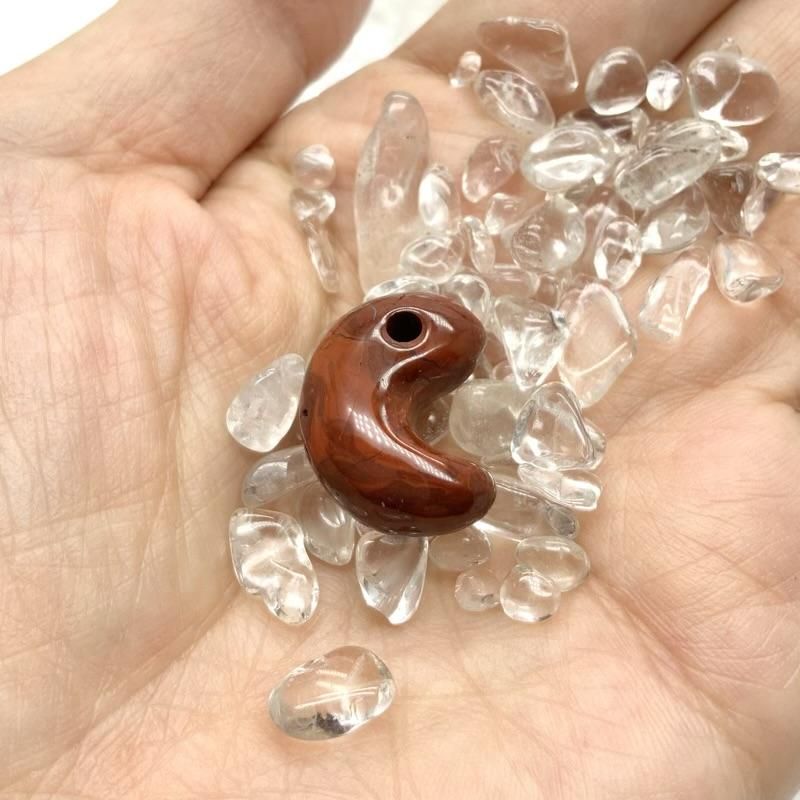 赤石(北海道産) 勾玉 】 あかいし 国産 まがたま 限定 天然石