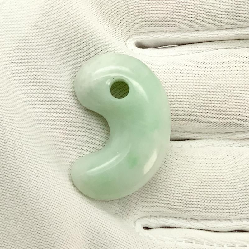 糸魚川翡翠 勾玉 巴型 】 国産 天然石 糸魚川産翡翠 ひすい