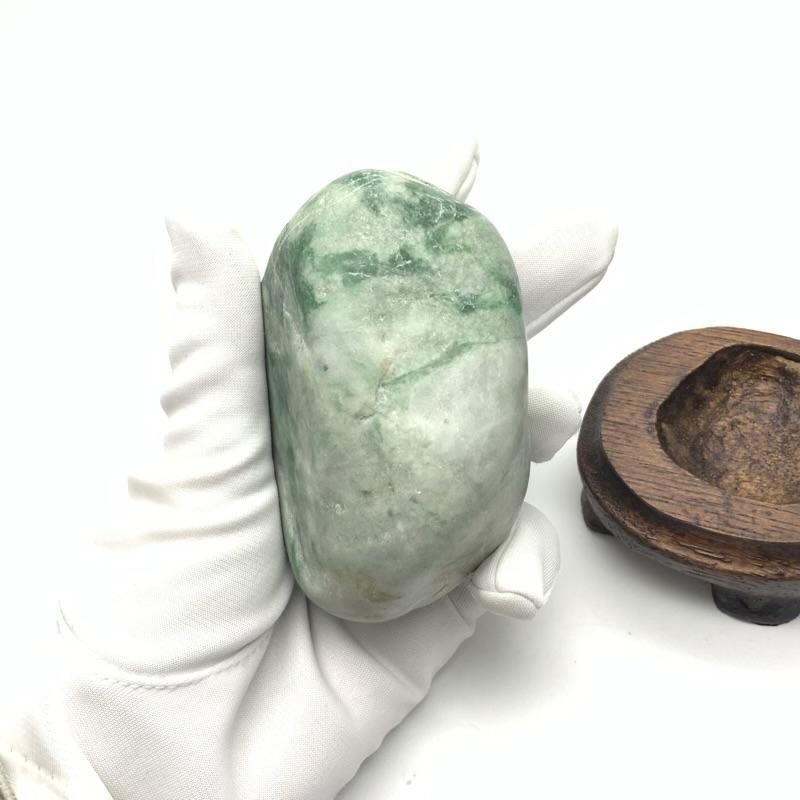 大型天然ヒスイ磨き置物