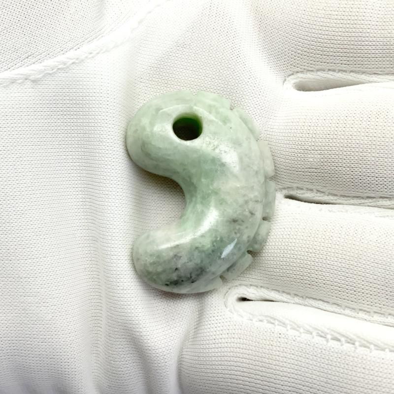 糸魚川翡翠 勾玉 獣型 】 国産 天然石 糸魚川産翡翠 ひすい