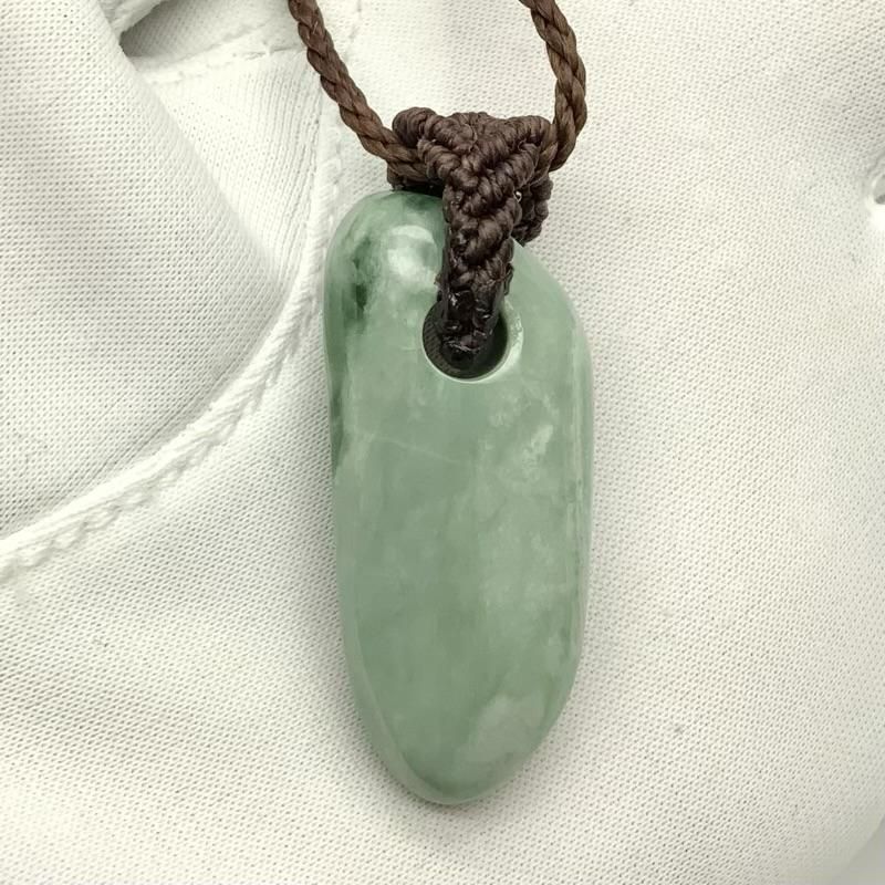 糸魚川翡翠 大珠 マクラメ編みペンダント 】 国産 天然石 糸魚川翡翠