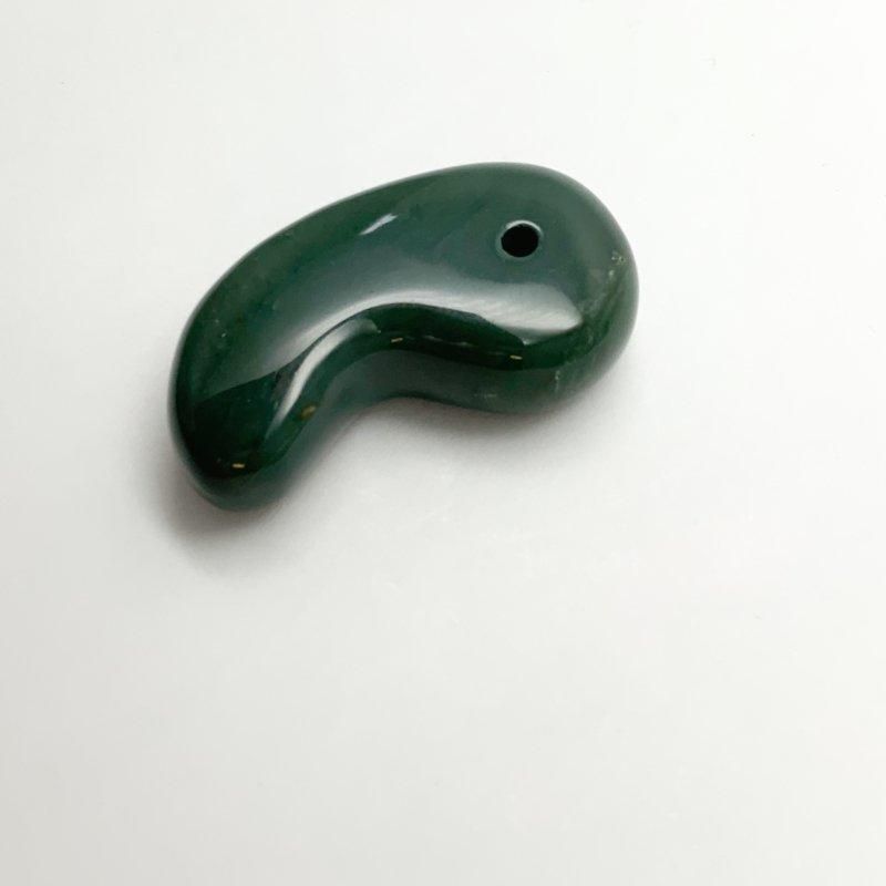 ✳絶品‼️濃厚青緑の碧玉　出雲石勾玉　最高級品　幻の透かし‼️コレクション　鑑別書付 幻の碧玉‼️ 出雲石勾玉*濃厚青緑色 コレクション守護石に