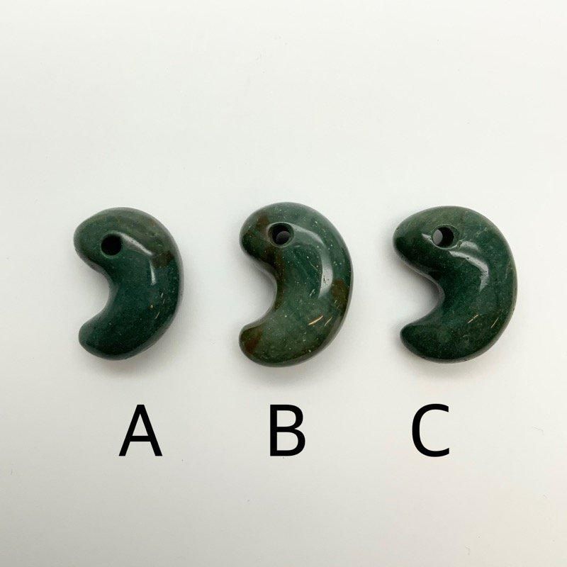出雲瑪瑙　碧玉飛龍勾玉　３２、７mm 激安通販 オンラインショップ】 出雲瑪瑙 碧玉飛龍勾玉 32、7mm