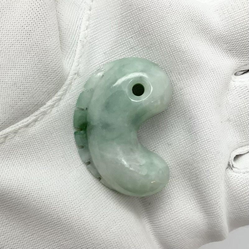 ミャンマー翡翠 勾玉 獣型 】 ひすい ヒスイ Jade 限定品 稀少 ミャンマー翡翠 勾玉 獣型 】 ひすい ヒスイ Jade 限定品 稀少