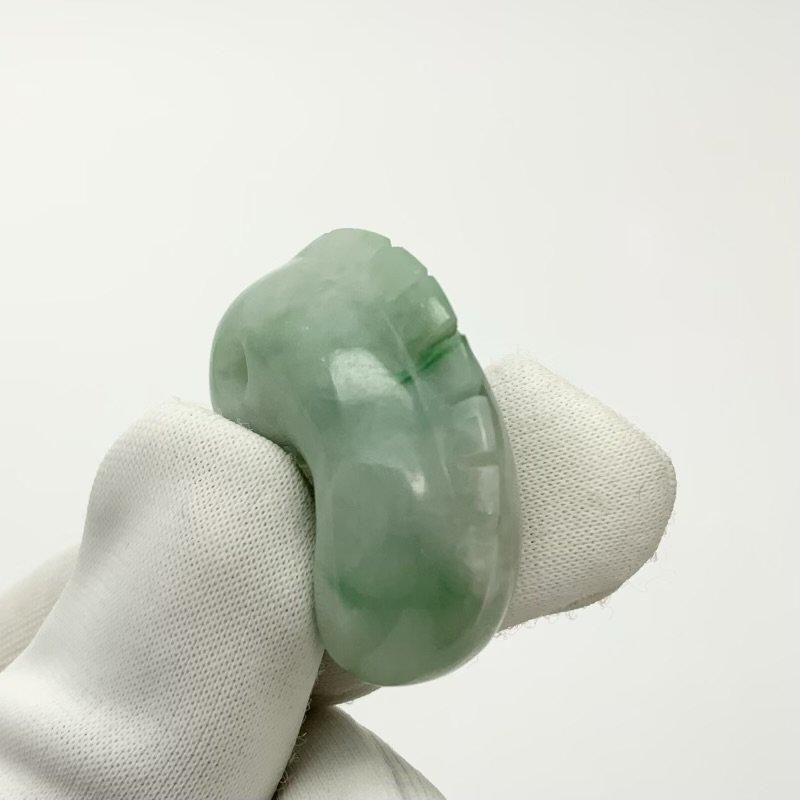 ミャンマー翡翠 勾玉 獣型 】 ひすい ヒスイ Jade 限定品 稀少 ミャンマー翡翠 勾玉 獣型 】 ひすい ヒスイ Jade 限定品 稀少