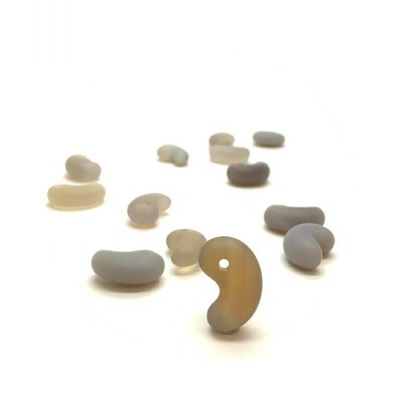 生めのう 勾玉 】 まがたま 瑪瑙 メノウ agate アゲート 石英 魔除け