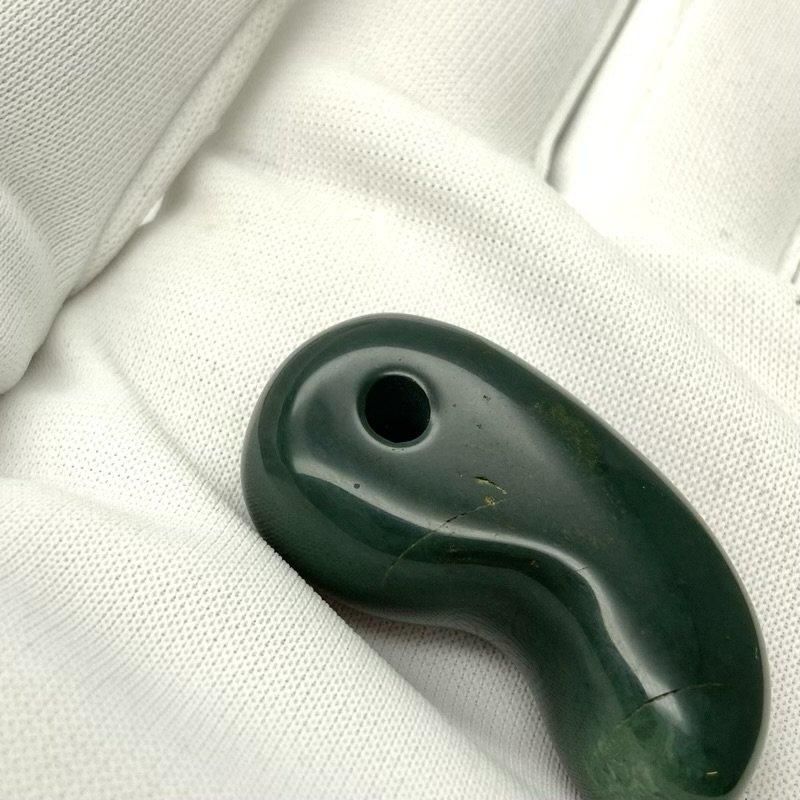 幻の碧玉‼️　出雲石勾玉*濃厚青緑色　コレクション守護石に‼️ 鑑定機関鑑別書取得品 幻の碧玉‼️ 出雲石勾玉*濃厚青緑色 コレクション守護石に