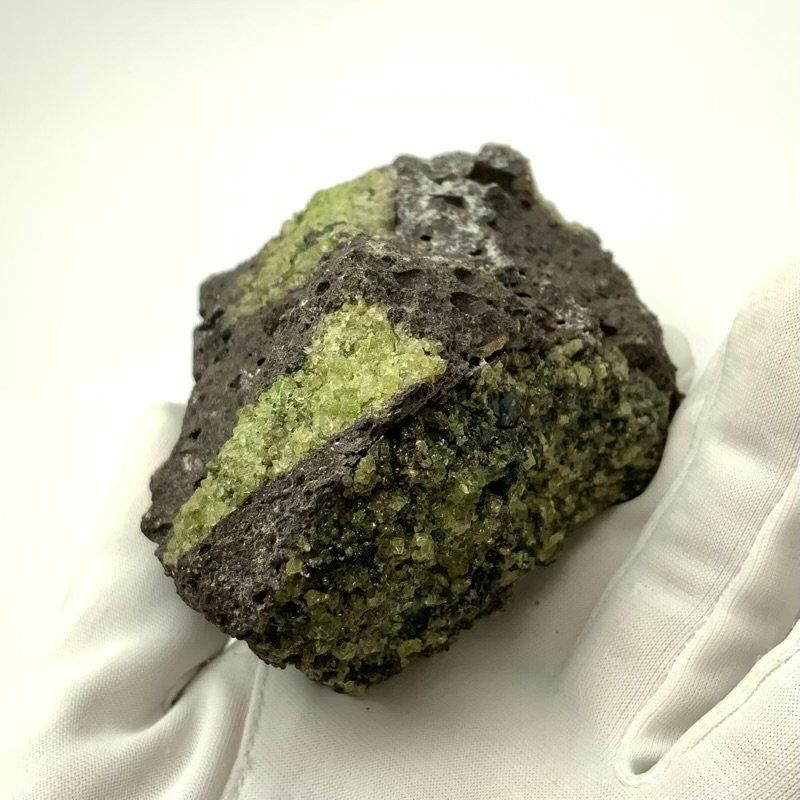 ビッグサイズ　ペリドット　母岩　天然石　パワーストーン ペリドット 母岩付き原石 】 かんらん石 8月 誕生石 太陽の石