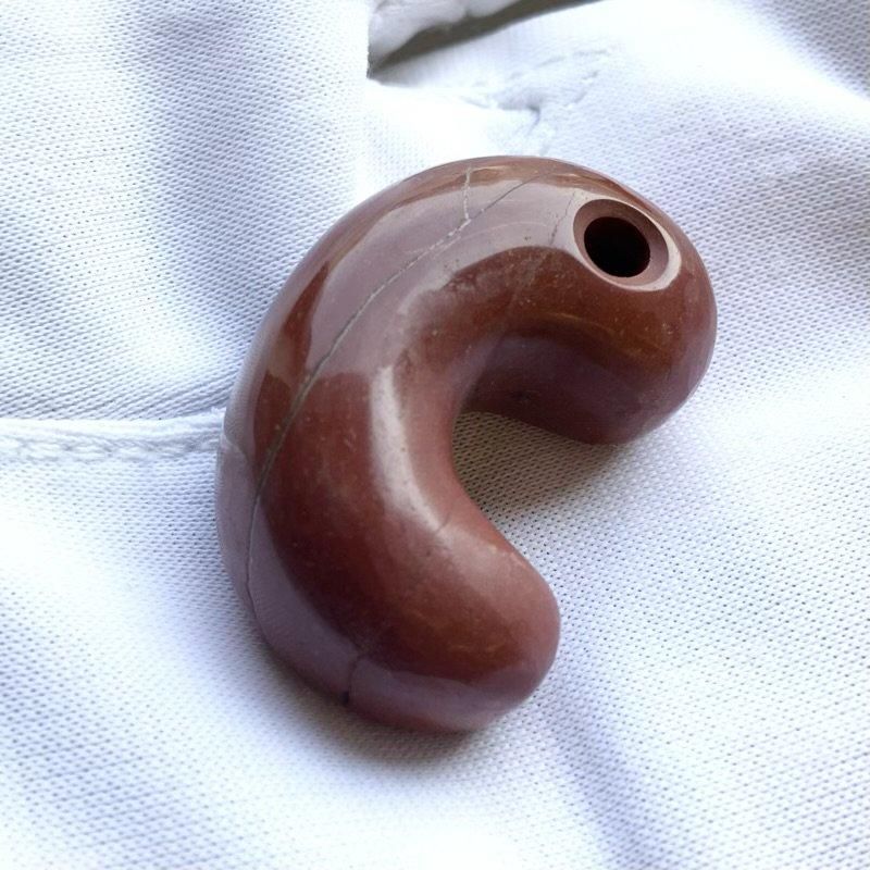 北海道紋別郡興部町バンケ産 ジャスパー 勾玉 】 あかいし 国産 まが