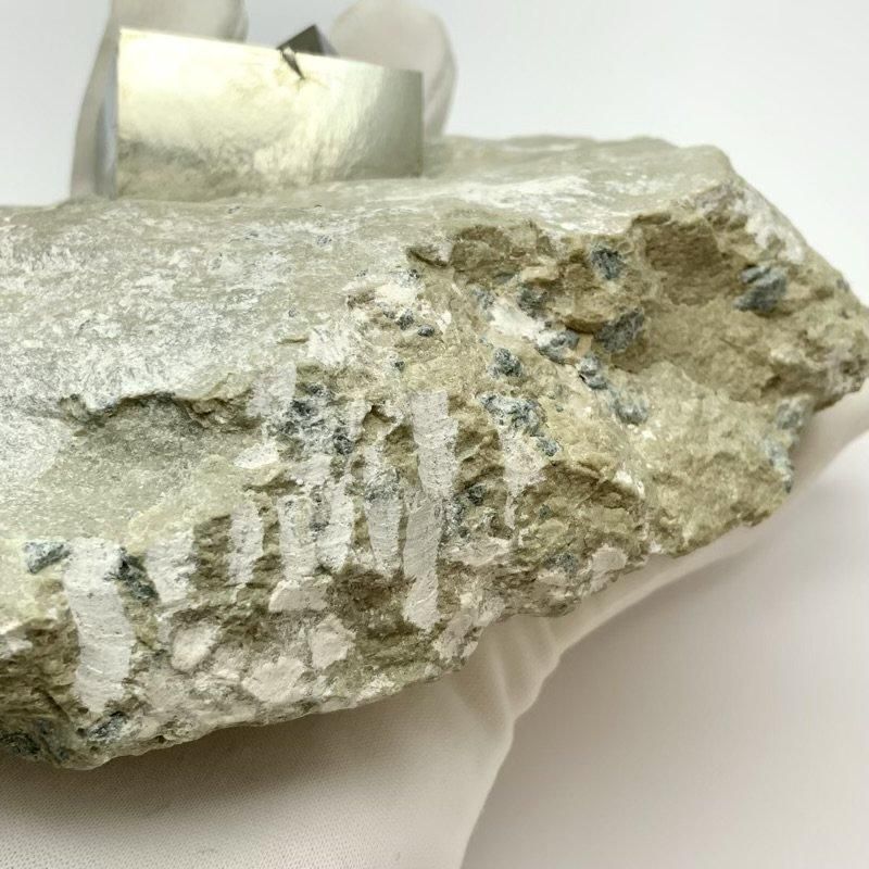 パイライト 原石 母岩付き 】 黄鉄鉱 pyrite 危険回避 魔除け パイライト 原石 母岩付き 】 黄鉄鉱 pyrite 危険回避 魔除け